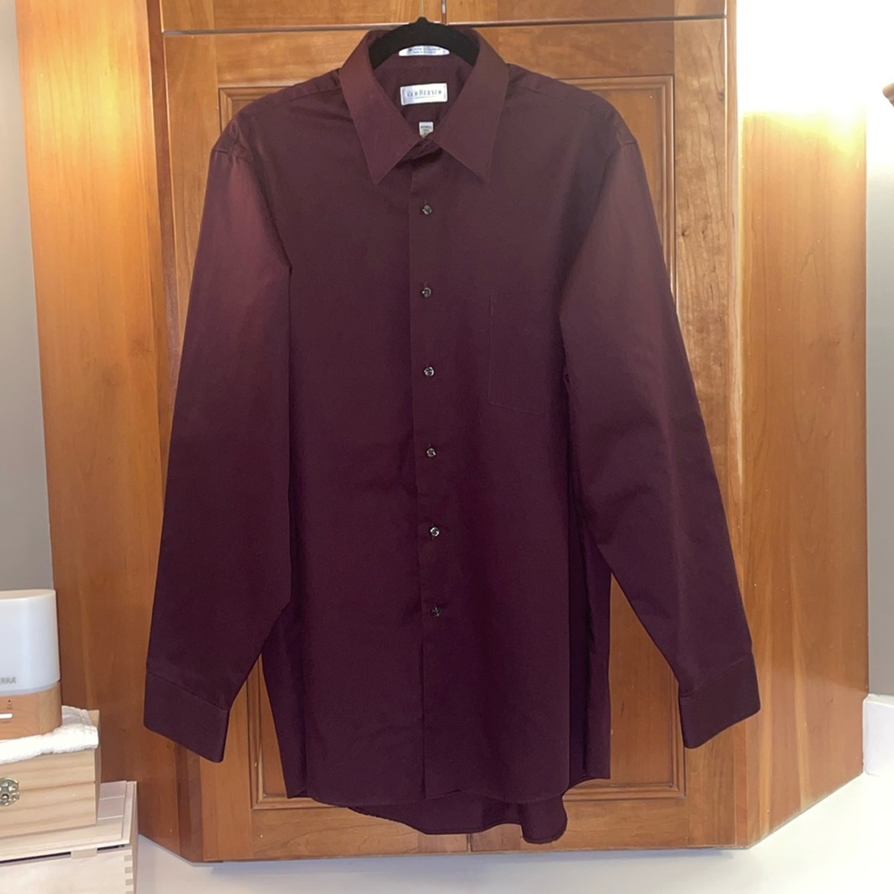 Men’s Van Heusen Button Down Dress Shirt Maroon 34/35 16 1/2
